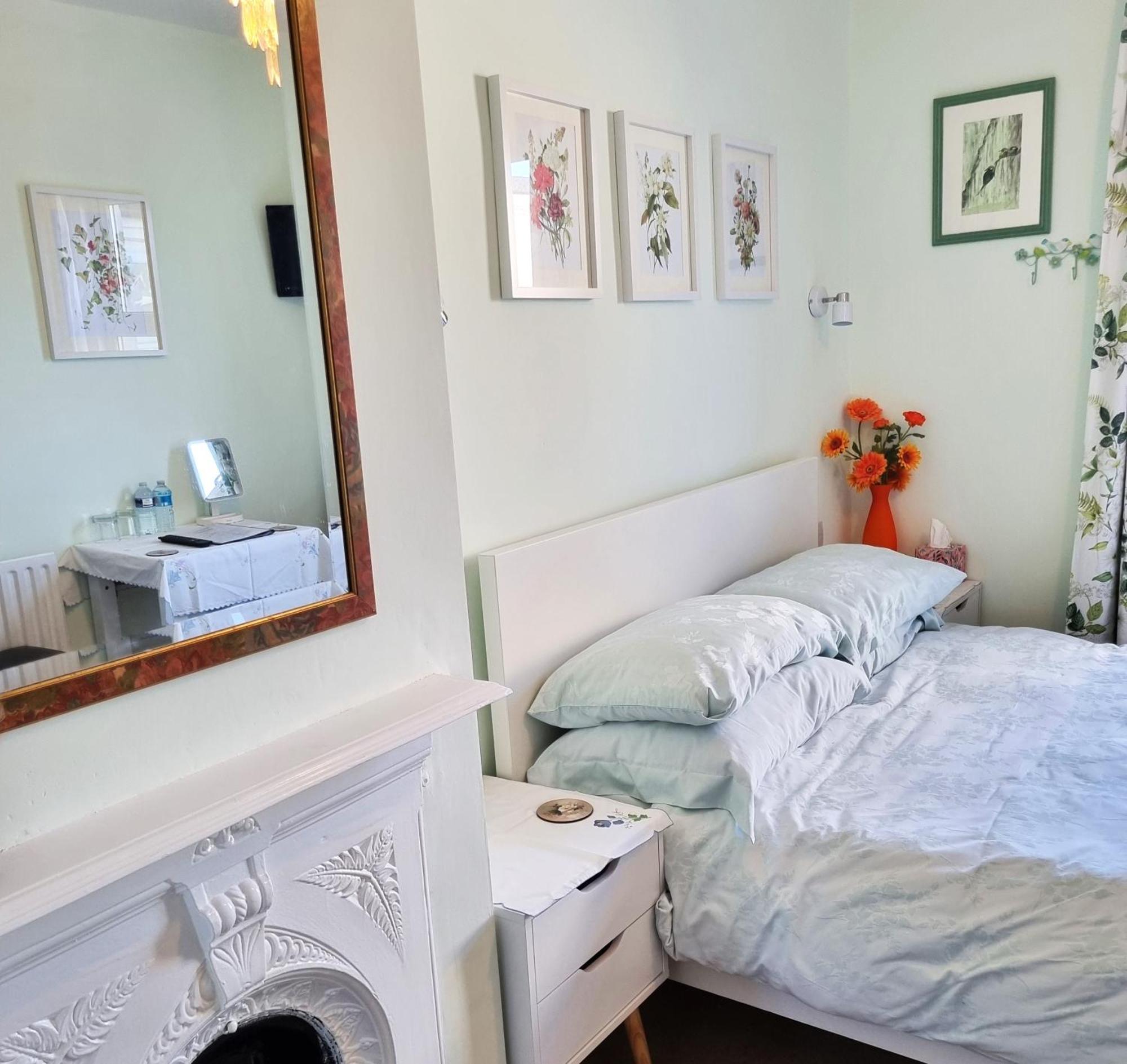 The Witterings Bed And Breakfast Chichester Exterior photo